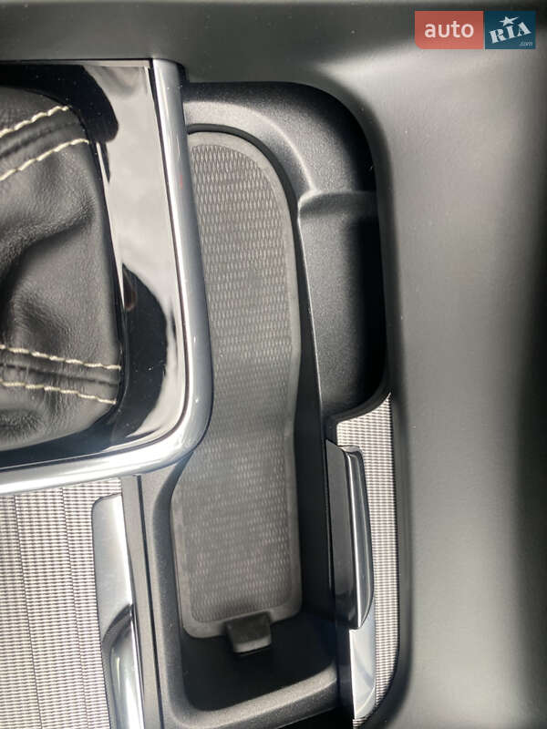 Внедорожник / Кроссовер Volvo XC60 2020 в Луцке