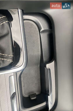 Внедорожник / Кроссовер Volvo XC60 2020 в 