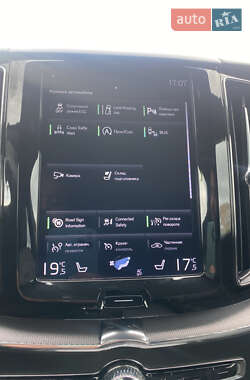 Внедорожник / Кроссовер Volvo XC60 2020 в 