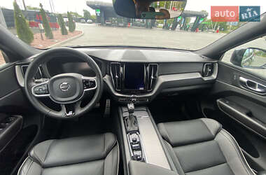 Внедорожник / Кроссовер Volvo XC60 2020 в 