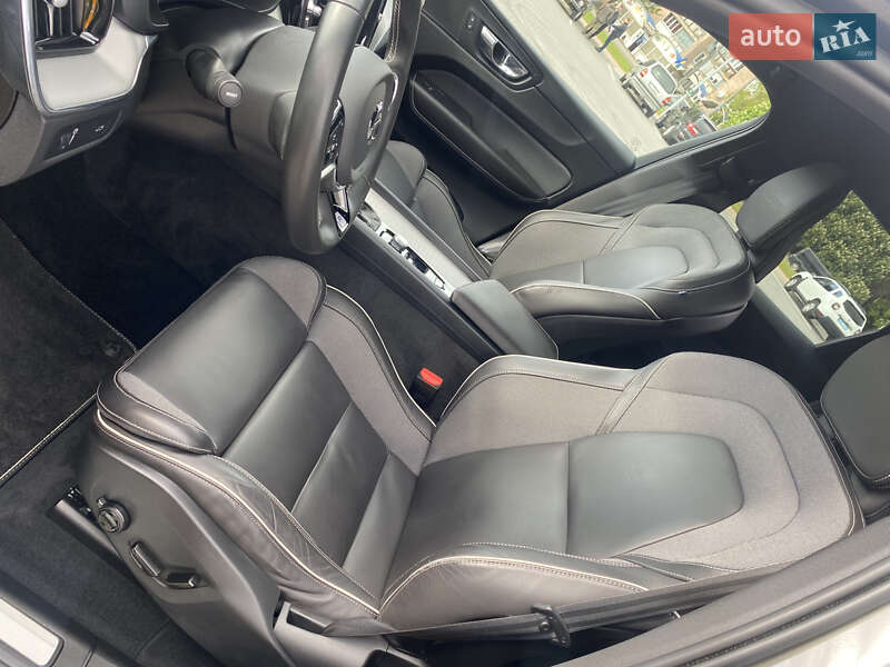 Внедорожник / Кроссовер Volvo XC60 2020 в Луцке