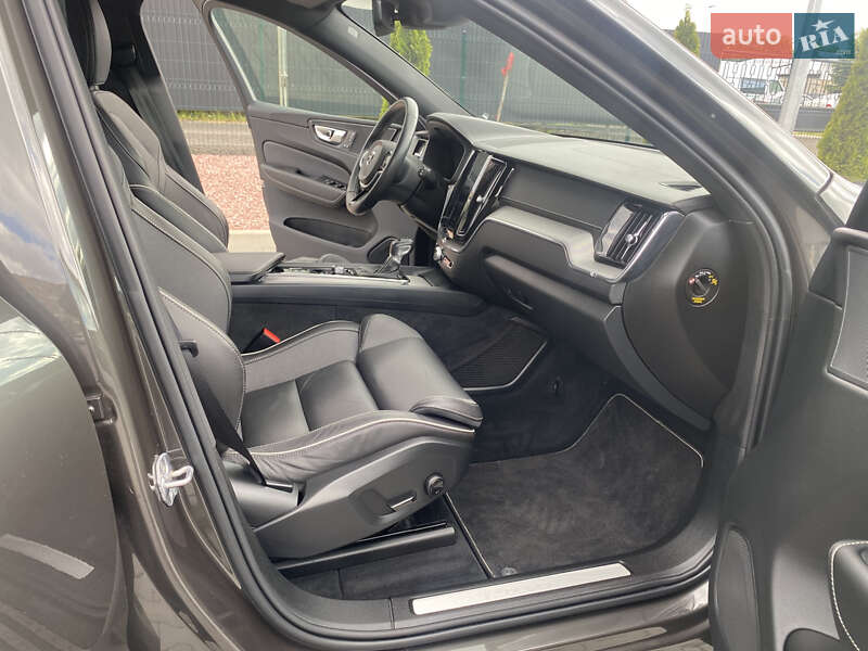 Внедорожник / Кроссовер Volvo XC60 2020 в Луцке