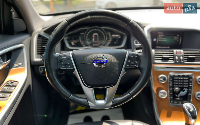 Позашляховик / Кросовер Volvo XC60 2017 в Львові