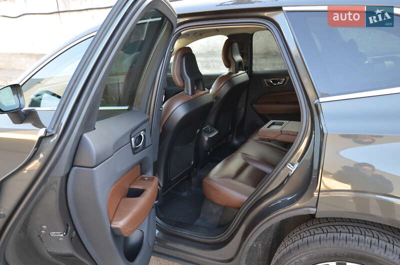 Внедорожник / Кроссовер Volvo XC60 2018 в Киеве фото 35 Внедорожник / Кроссовер Volvo XC60 2018 в Киеве