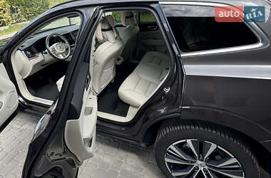 Внедорожник / Кроссовер Volvo XC60 2021 в 