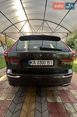 Внедорожник / Кроссовер Volvo XC60 2017 в 