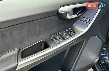 Внедорожник / Кроссовер Volvo XC60 2014 в 
