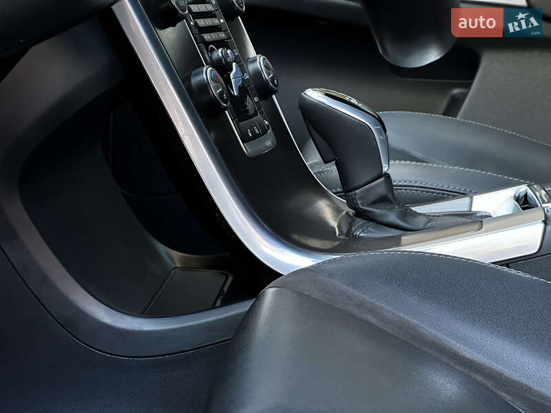 Внедорожник / Кроссовер Volvo XC60 2014 в Тернополе