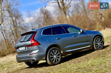 Внедорожник / Кроссовер Volvo XC60 2017 в 