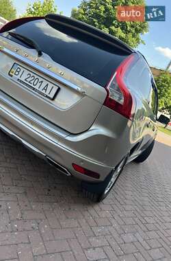 Внедорожник / Кроссовер Volvo XC60 2015 в 