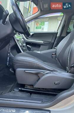 Внедорожник / Кроссовер Volvo XC60 2015 в 