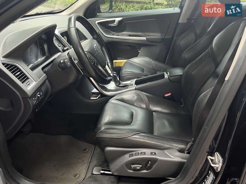 Внедорожник / Кроссовер Volvo XC60 2016 в Киеве