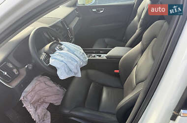 Внедорожник / Кроссовер Volvo XC60 2021 в 