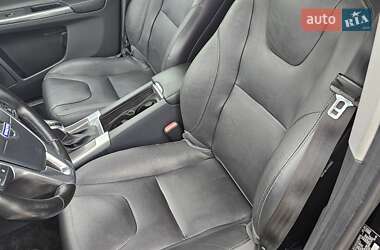 Внедорожник / Кроссовер Volvo XC60 2016 в 