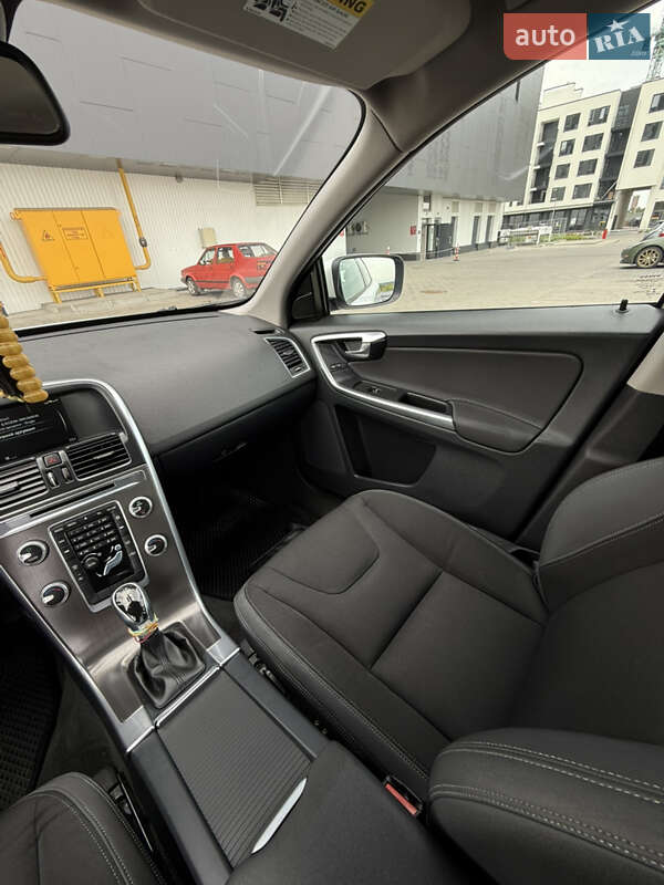 Внедорожник / Кроссовер Volvo XC60 2014 в Ровно