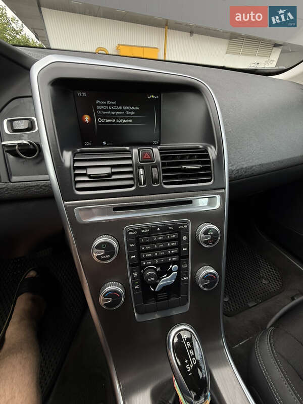 Внедорожник / Кроссовер Volvo XC60 2014 в Ровно