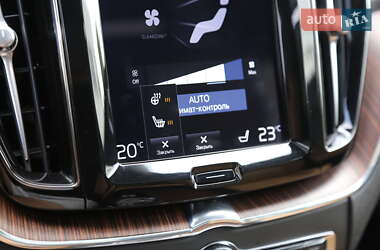 Внедорожник / Кроссовер Volvo XC60 2020 в 