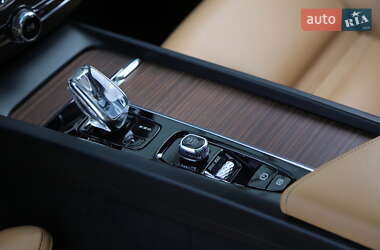 Внедорожник / Кроссовер Volvo XC60 2020 в 