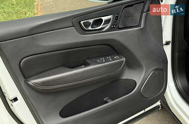 Внедорожник / Кроссовер Volvo XC60 2021 в 