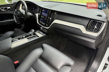 Внедорожник / Кроссовер Volvo XC60 2021 в 
