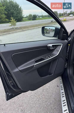 Внедорожник / Кроссовер Volvo XC60 2009 в 