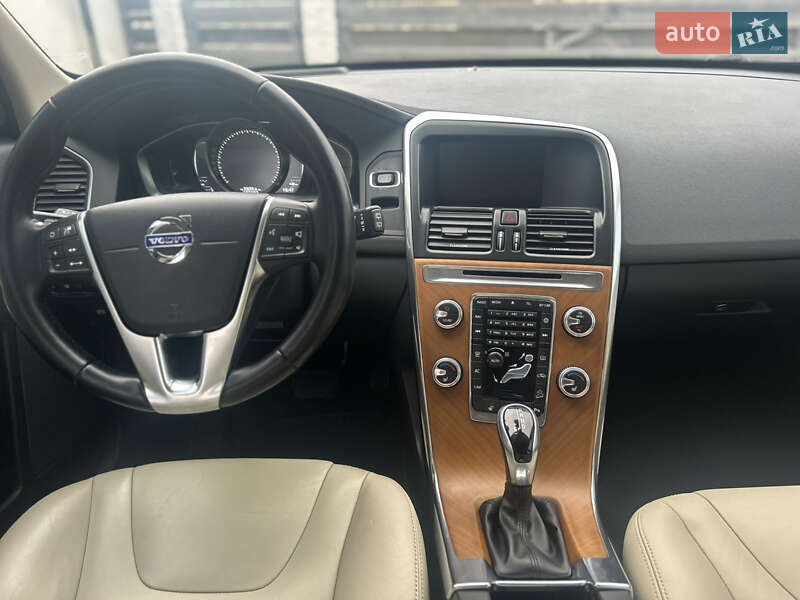 Позашляховик / Кросовер Volvo XC60 2017 в Львові