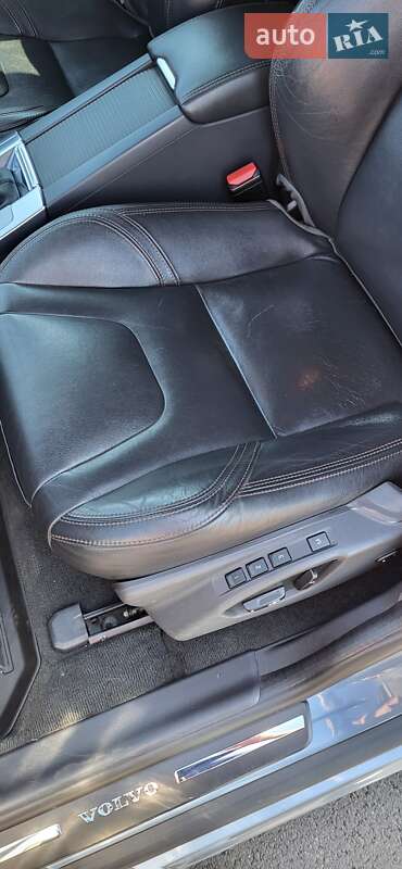 Внедорожник / Кроссовер Volvo XC60 2017 в Черкассах