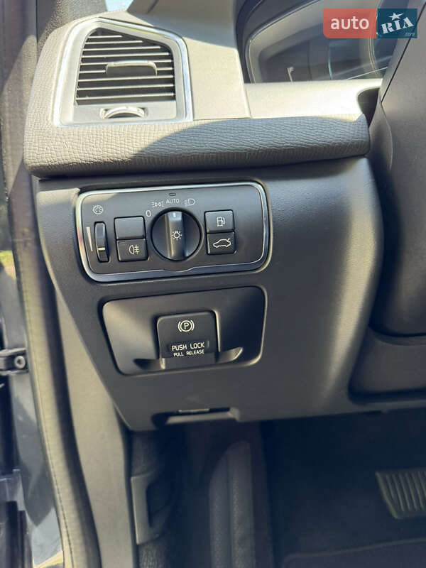 Внедорожник / Кроссовер Volvo XC60 2013 в Киеве