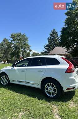 Внедорожник / Кроссовер Volvo XC60 2015 в 