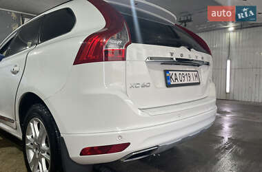 Внедорожник / Кроссовер Volvo XC60 2016 в 