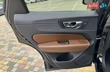 Внедорожник / Кроссовер Volvo XC60 2018 в 