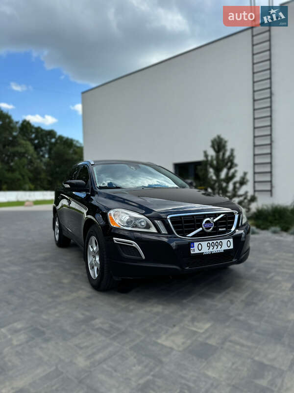 Внедорожник / Кроссовер Volvo XC60 2010 в 