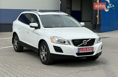 Внедорожник / Кроссовер Volvo XC60 2012 в 
