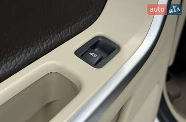 Внедорожник / Кроссовер Volvo XC60 2012 в 