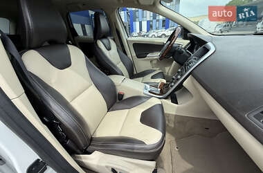 Внедорожник / Кроссовер Volvo XC60 2012 в 