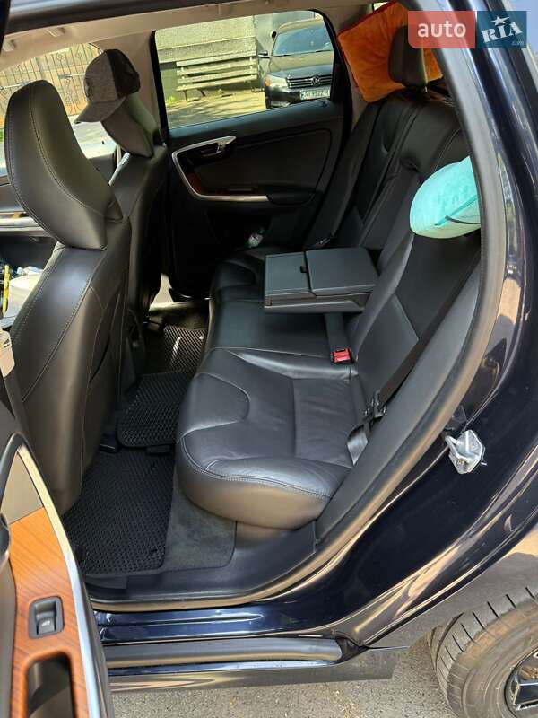 Внедорожник / Кроссовер Volvo XC60 2017 в Одессе фото 15 Внедорожник / Кроссовер Volvo XC60 2017 в Одессе