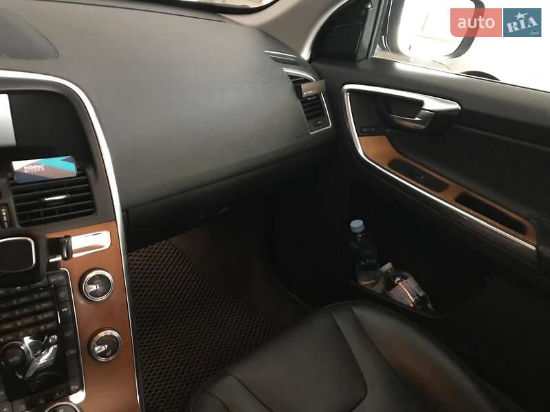 Внедорожник / Кроссовер Volvo XC60 2017 в Одессе фото 30 Внедорожник / Кроссовер Volvo XC60 2017 в Одессе