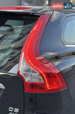 Внедорожник / Кроссовер Volvo XC60 2013 в 