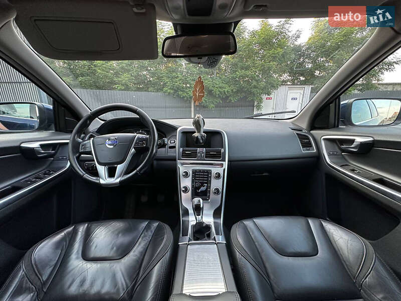 Внедорожник / Кроссовер Volvo XC60 2014 в Сарнах