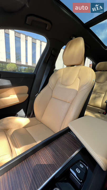 Позашляховик / Кросовер Volvo XC60 2021 в Львові фото 17 Позашляховик / Кросовер Volvo XC60 2021 в Львові