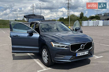 Внедорожник / Кроссовер Volvo XC60 2017 в 