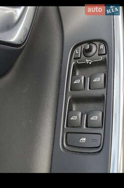 Внедорожник / Кроссовер Volvo XC60 2015 в 