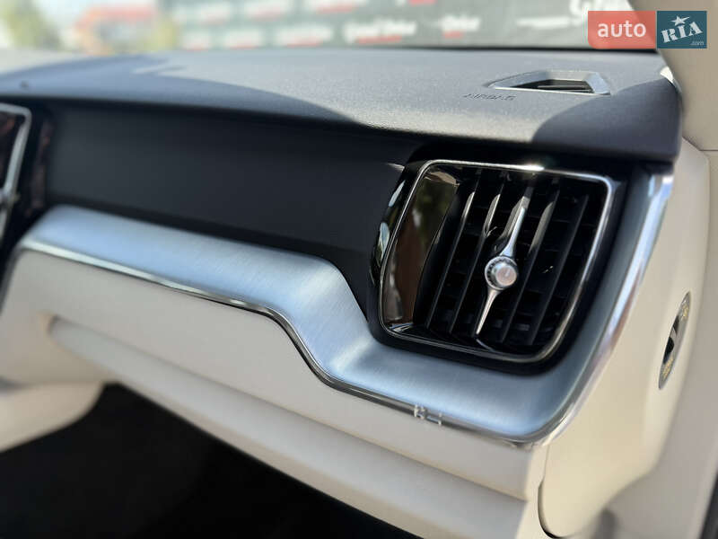Внедорожник / Кроссовер Volvo XC60 2017 в Каменец-Подольском