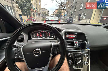 Внедорожник / Кроссовер Volvo XC60 2015 в 