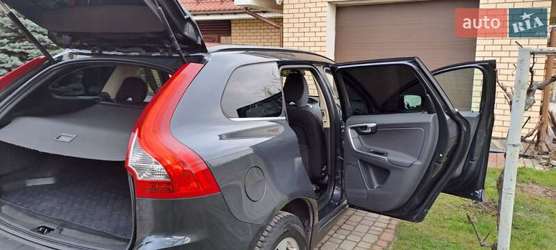 Внедорожник / Кроссовер Volvo XC60 2010 в Луцке