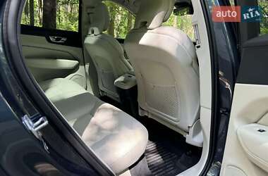 Внедорожник / Кроссовер Volvo XC60 2021 в 
