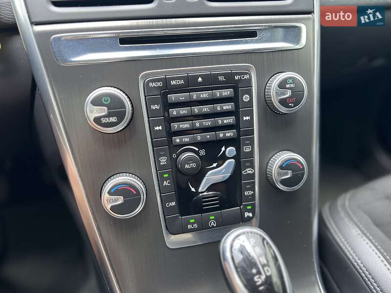 Внедорожник / Кроссовер Volvo XC60 2015 в Киеве