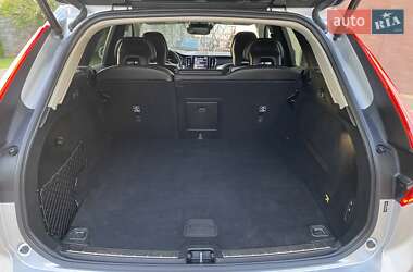 Внедорожник / Кроссовер Volvo XC60 2019 в 