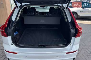 Внедорожник / Кроссовер Volvo XC60 2023 в 