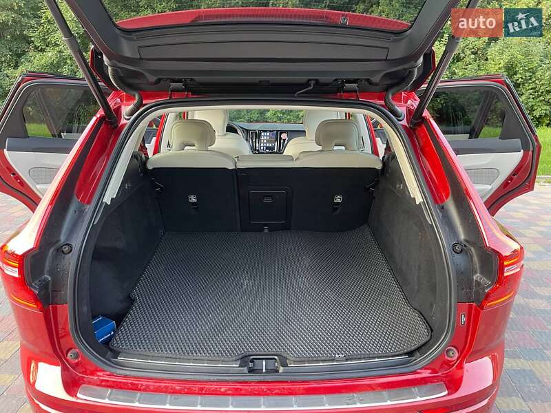 Внедорожник / Кроссовер Volvo XC60 2022 в Тернополе